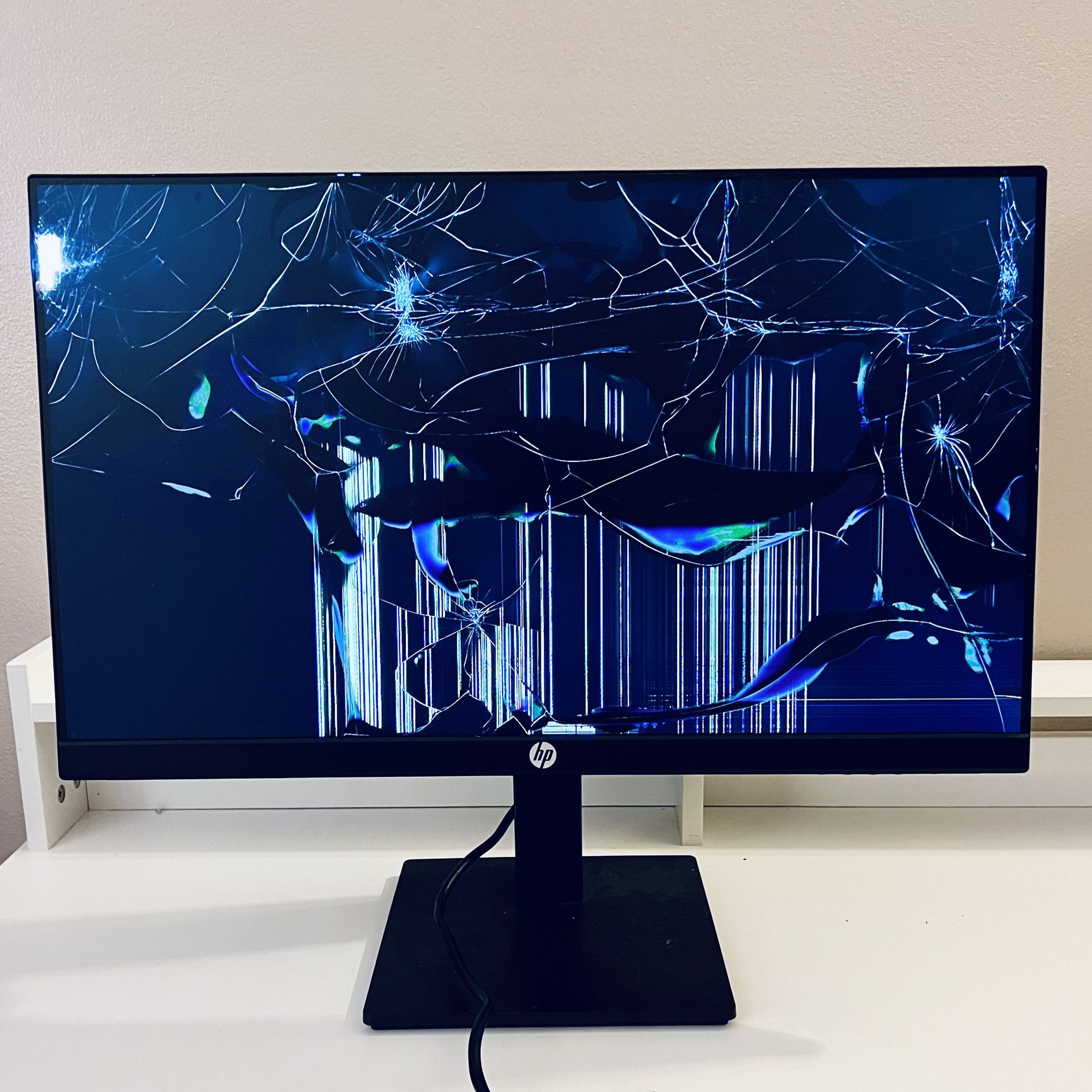 Broken HP Monitor - HP P24h G4 23.8”