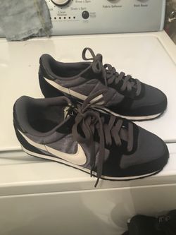 Girls nikes cortes size 6 $30 or better offer like new