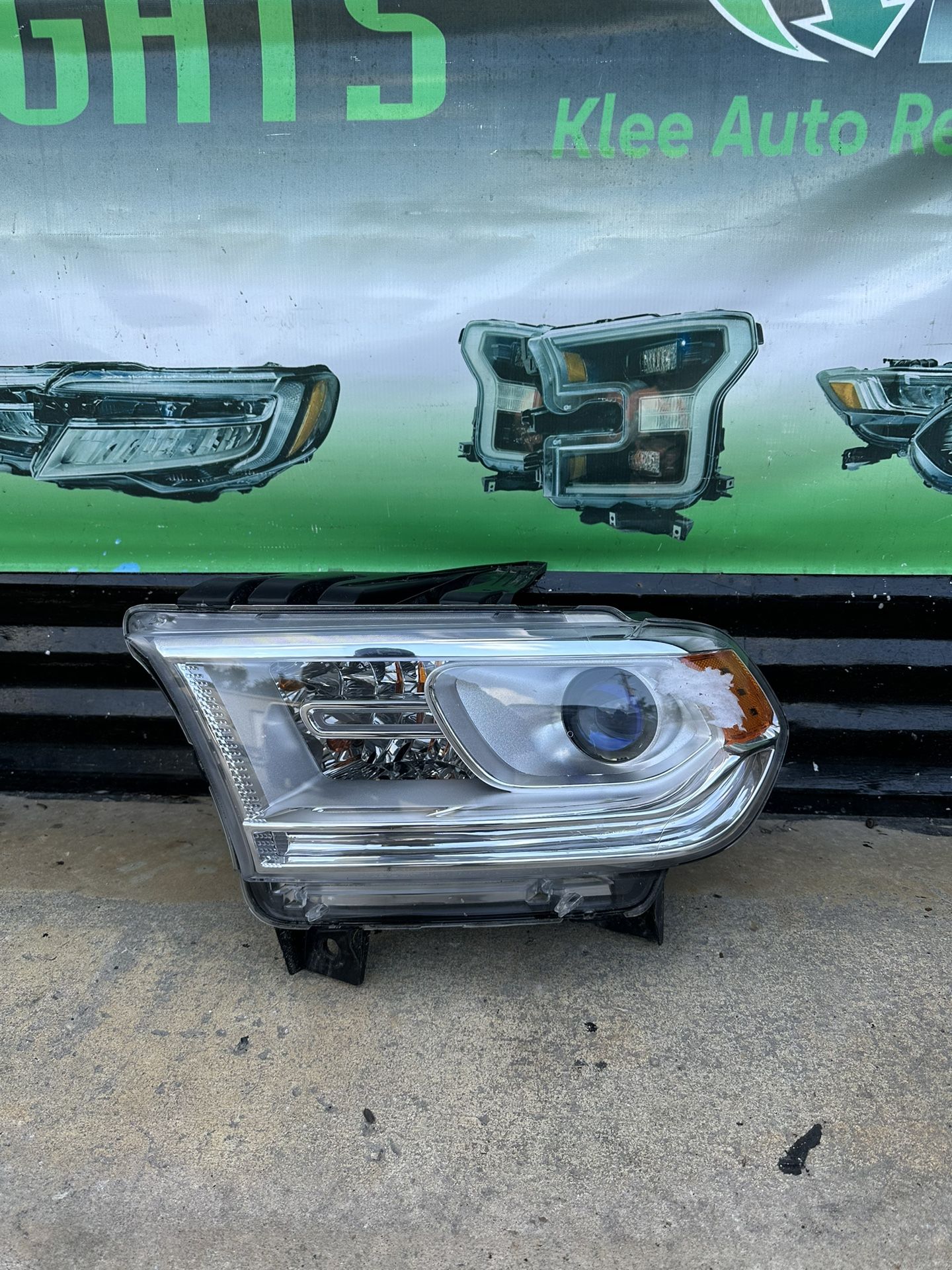 2016-2020 Dodge Durango Headlight Oem