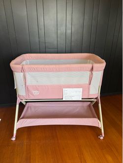 Bassinet by baby joy