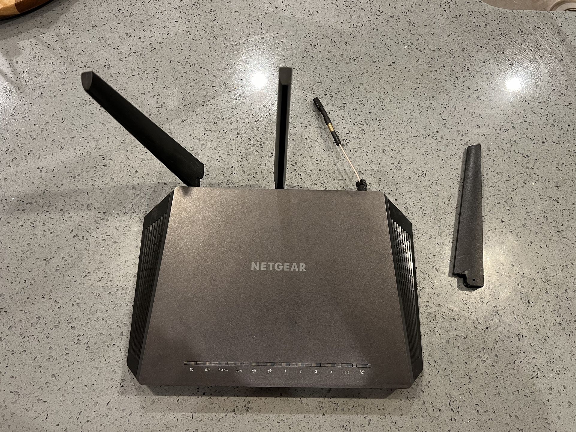 Free Netgear Nighthawk AC1900 WiFi Router - R7000