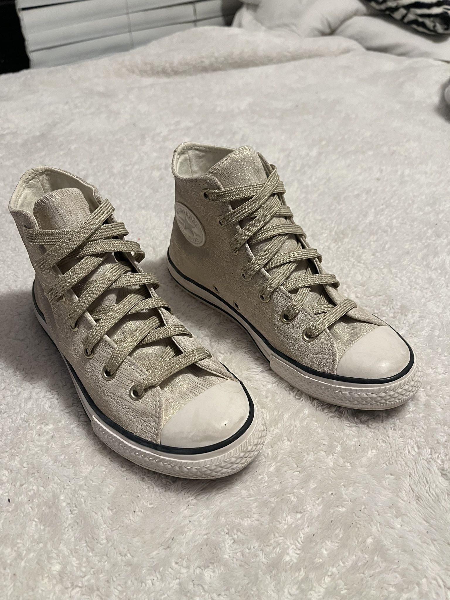Converse Girls Shoes Size 3  