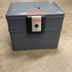 FirstAlert Waterproof Fire Safe 0.62 cu ft w/ key