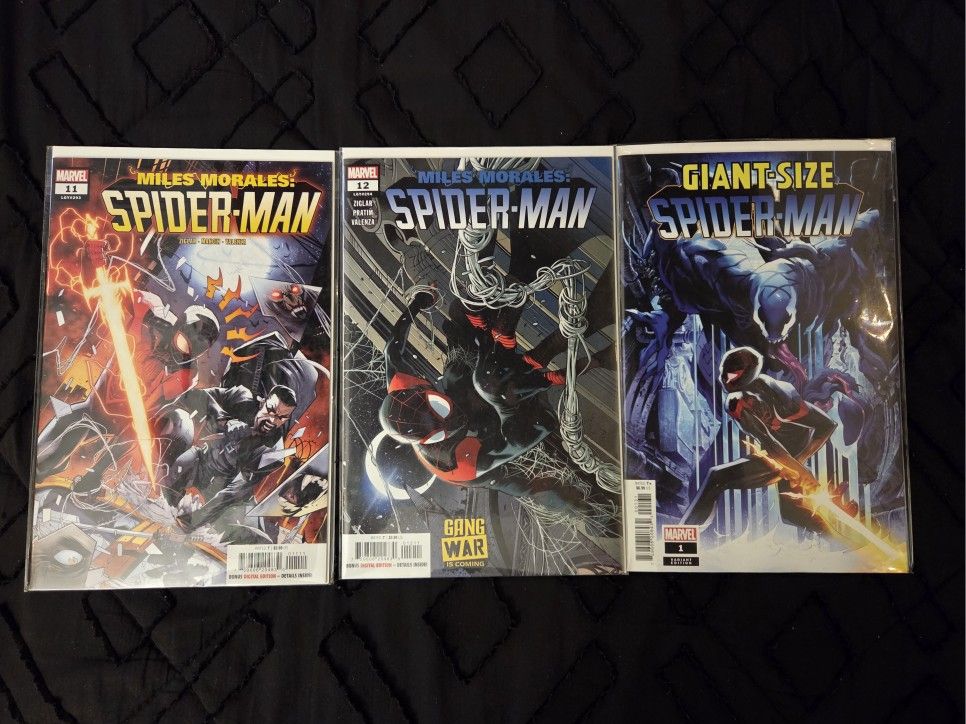Spider-Man comic book lot of 3! Miles Morales. Marvel Comics. Variant. Mixed...