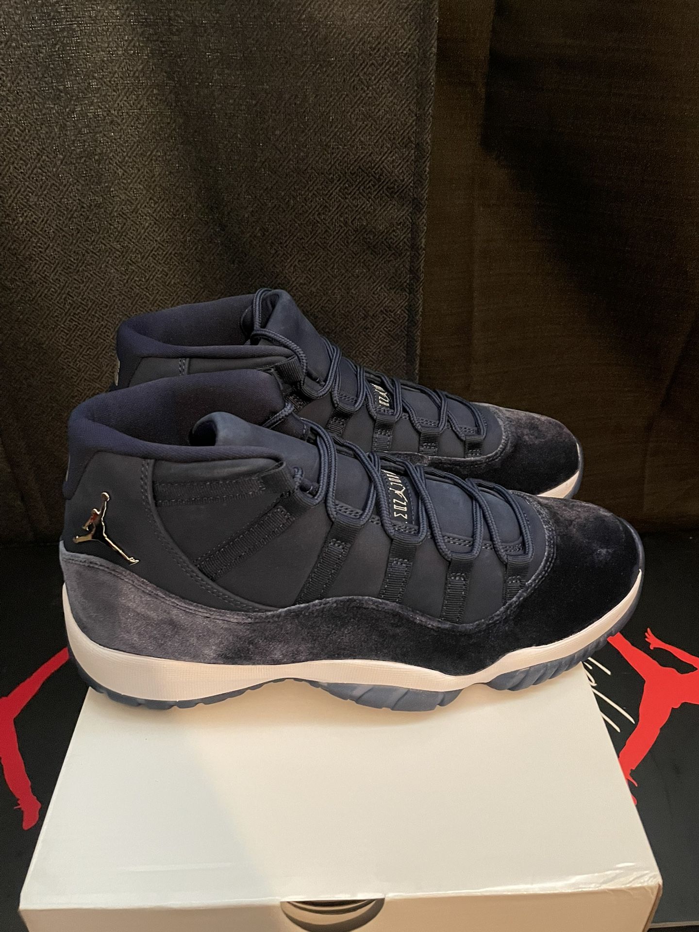 JORDAN 11 MIDNIGHT NAVY