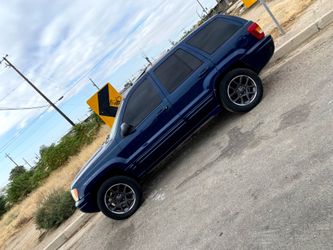 2004 jeep ,blue 4x4