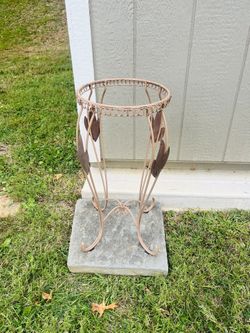 Decorative Metal Plant Stand 10 Round For Your Pot And 22 Inches High