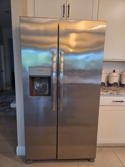 Fridgidaire refridgerator