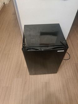 Mini fridge by Insignia