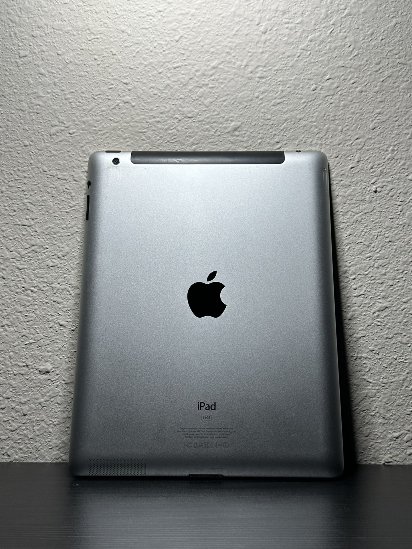 IPAD (3RD GENERATION) WI-FI + CELLULAR 64GB BLACK