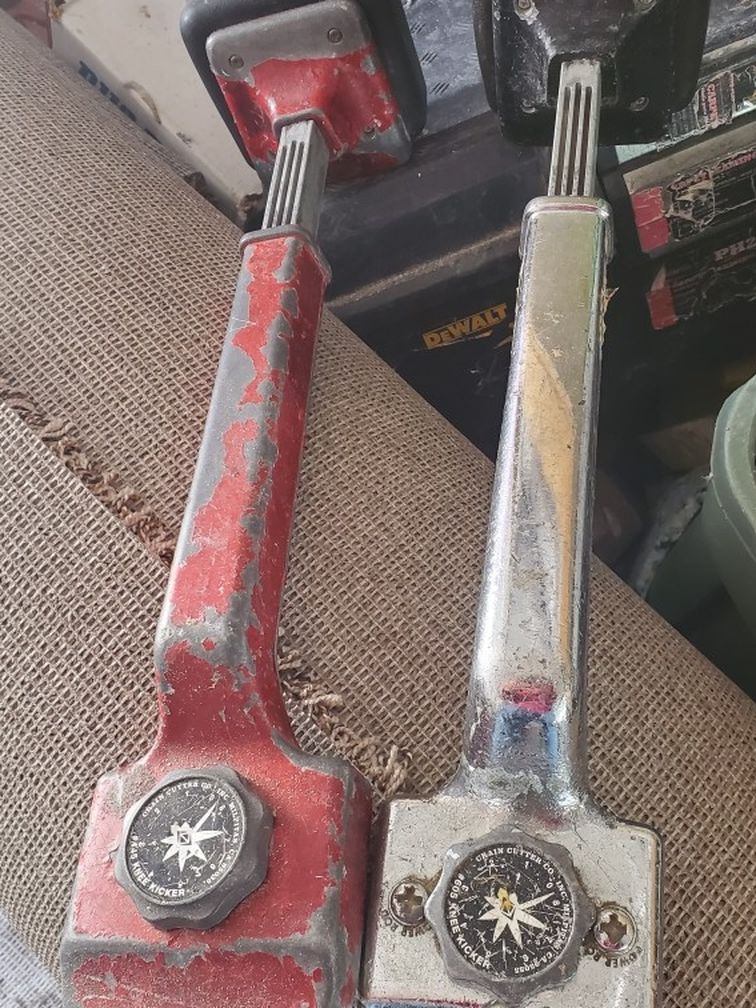 2 Knee Kickers