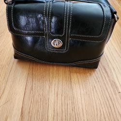 Relativity Handbag with many Compartments. Never Used.
