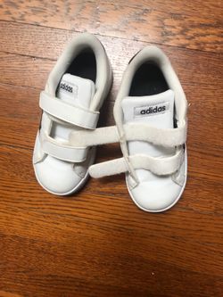 Boy or girl adidas shoes like new