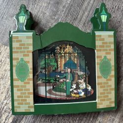 Disney Haunted Mansion Attraction Collection Master Gracey Jumbo Pin LE500 New