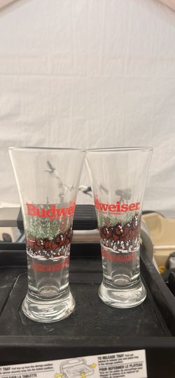 Vintage Budweiser Cly desdale Holiday Pilsner Beer