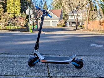 Varla Pegasus Electric Scooter 28mph Price Firm Read Discription!