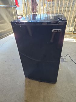 Magic  Chef mini freezer work great
