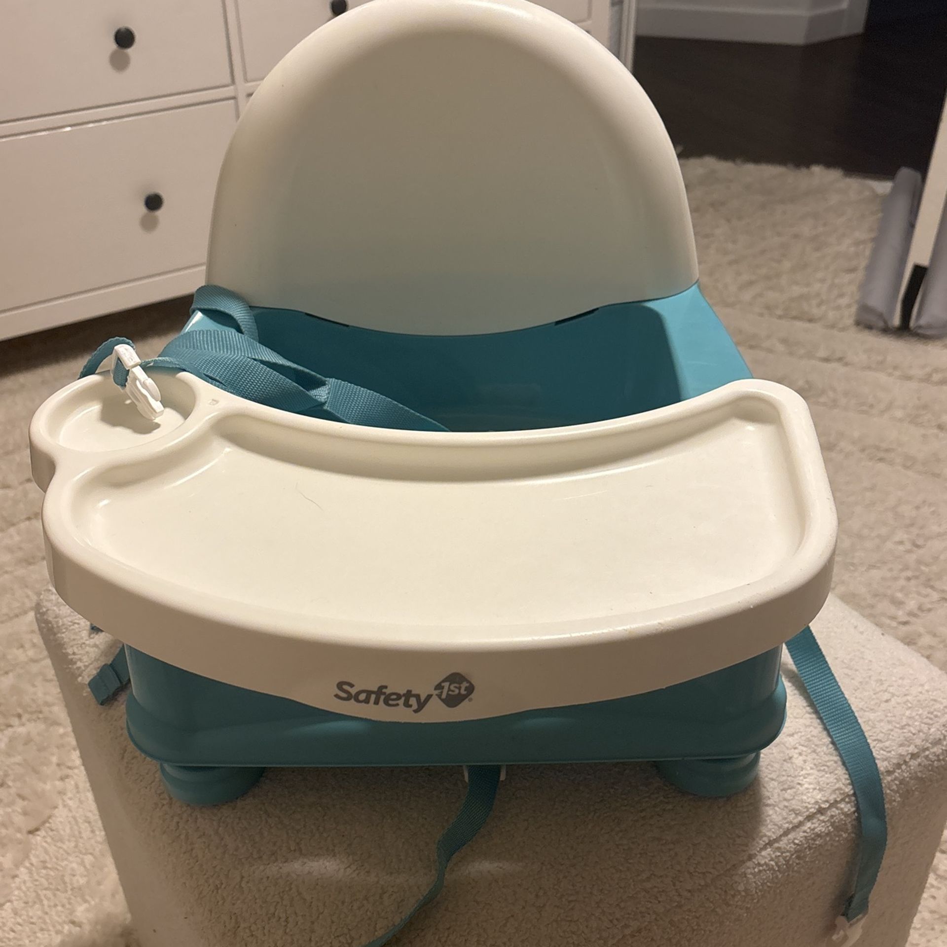 Safety 1ˢᵗ Easy Care Swing Tray Feeding Booster