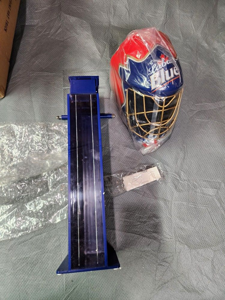 NOS Labatt Beer PEZ Dispenser. Vintage Hockey Mask P.E.Z