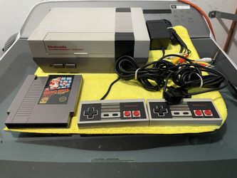 Original Nintendo NES Console 