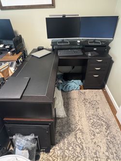 L shaped desk 