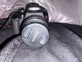 Canon EOS Rebel T7 Camera Bundle