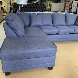 Brand New 2-pc Sectional Jitterbug Gray