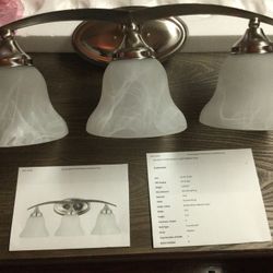 SEA GULL LIGHTING 44176–962 BROCKTON 3 LIGHT BATHROOM LIGHT.   NEW..RETAILS AT 159.95 PLUS TAX.  