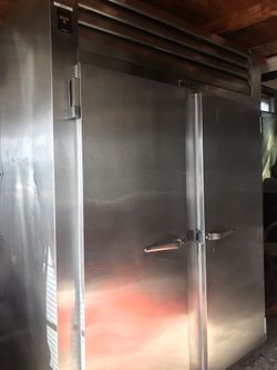 Comercial refrigerator