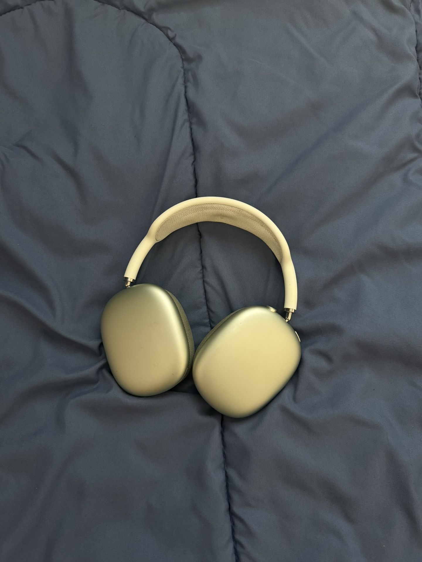 airpods max green