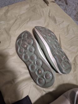 Shoes slip ons ever so slightly used