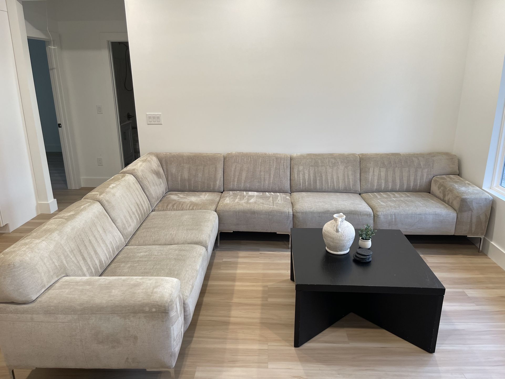 Sectional- 6 Person