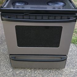 Hotpoint Stove 30w) I Can Help You With Free Delivery Within 10 Miles Distance 