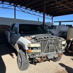 2500 Silverado -  2002 Body/ Bed And Interior Cabin Parts Only