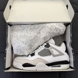 Jordan 4 “Military Black”