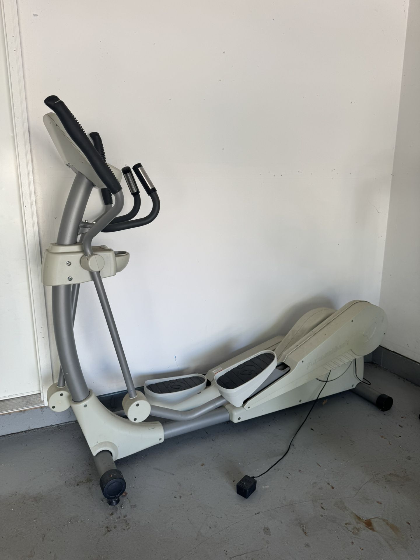 Precor EFX elliptical trainer For Sale
