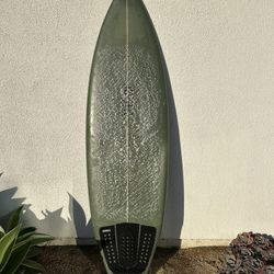 Panda Surfboard / Epoxy Shortboard (Ridden Once)
