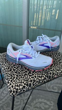 BROOKS “GHOST” RUNNERS