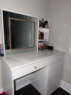 VANITY very new
