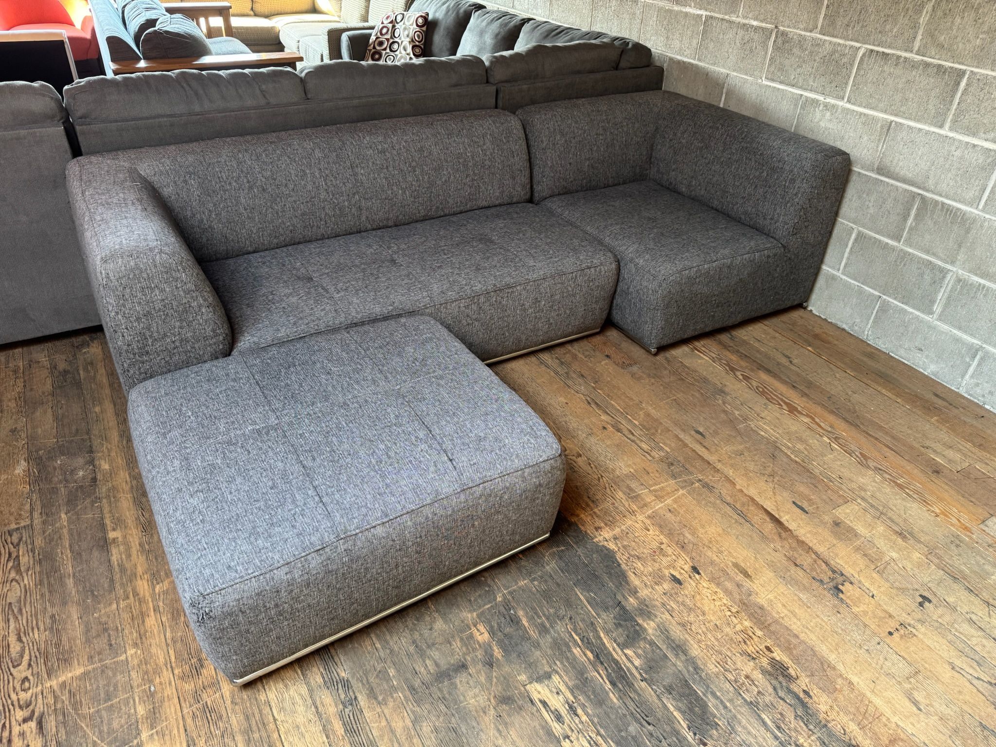 Sectional Couch (WE DELIVER)