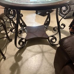 Dining Table w/ 4 chairs