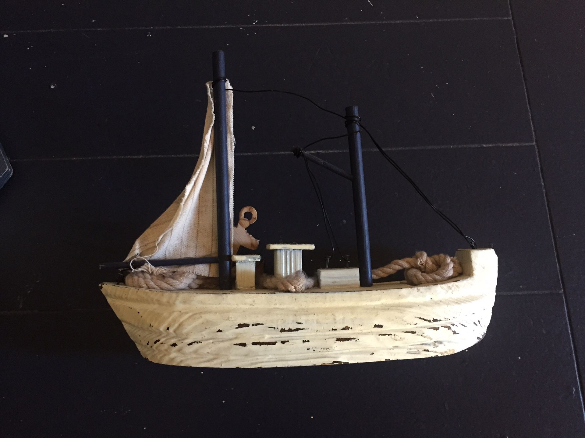 Small sea boat decor! $5.00 or OBO