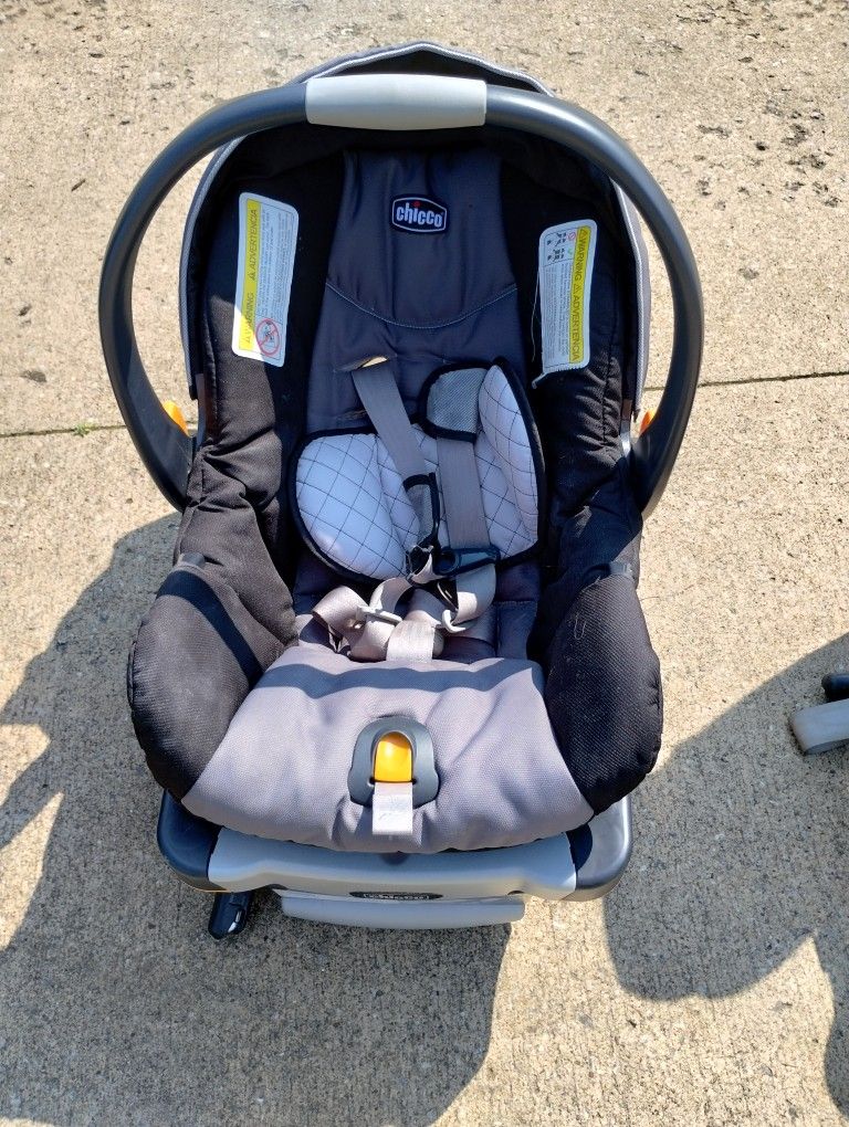Chicco Baby Car Seat