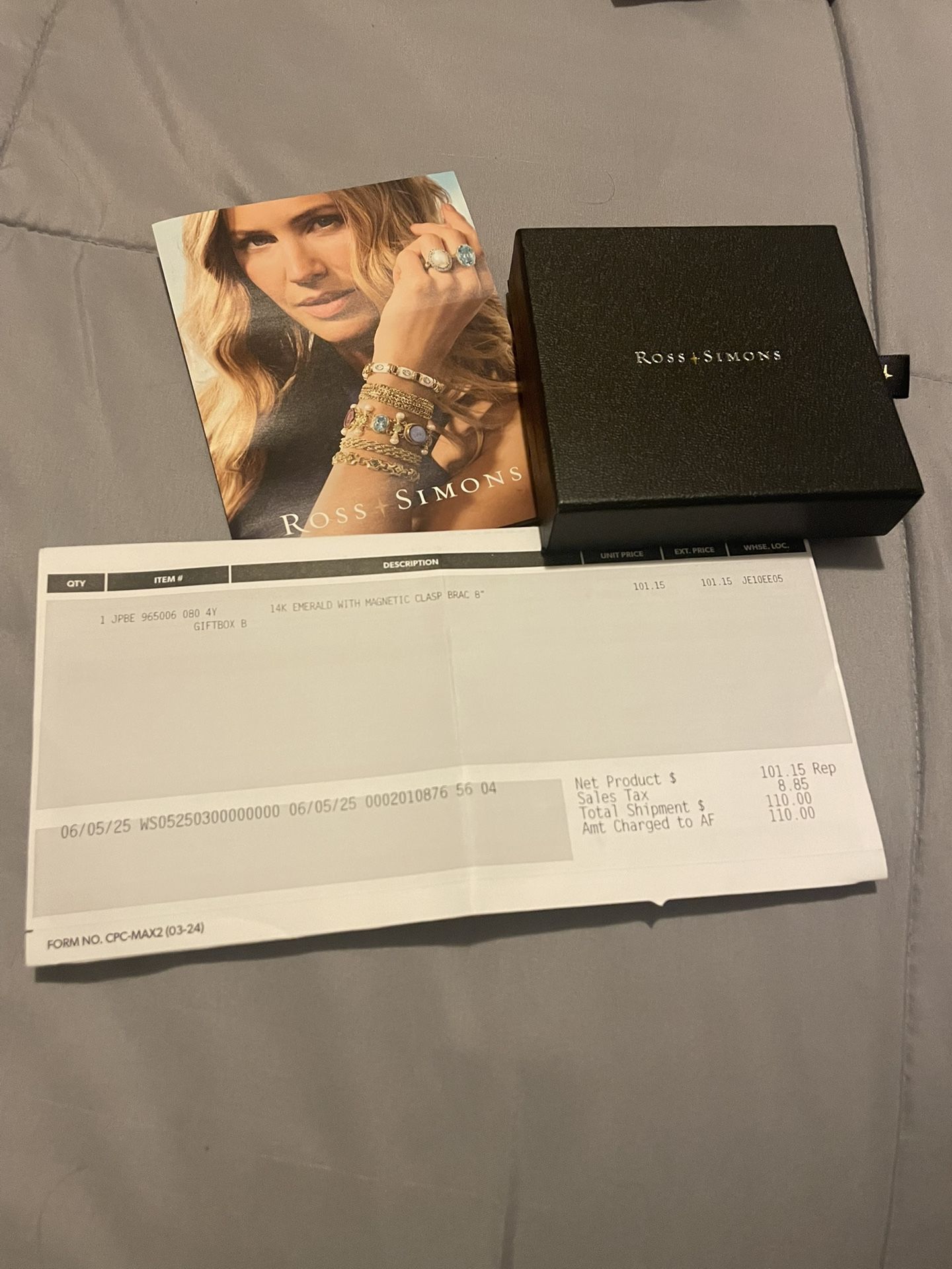 14k Emerald with magnetic clasp bracelet 8" (new)