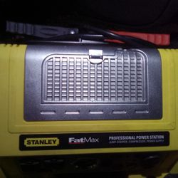 Stanley Fatmax Professional Power Station Jump Box