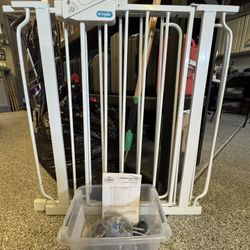 Regalo Extra Wide Span Safety Gate