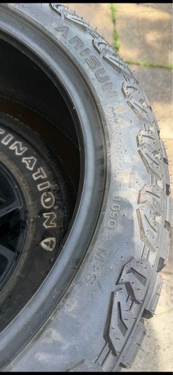 New Tire 30 x 12 50 R 22 LT