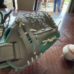 Baseball Gloves.  11-11 1/2”.   Youth 