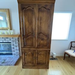 Ethan Allen Entertainment Hutch