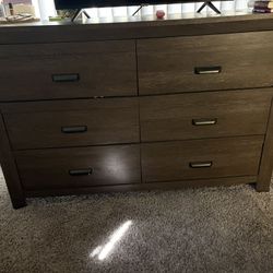 Queen Bedroom Set From Living Spaces 
